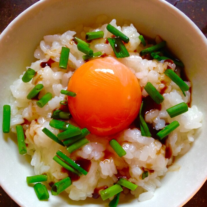 ひと手間で美味しくなる★だし醤油の卵かけご飯★